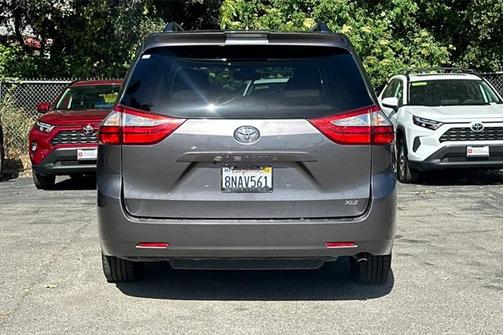 2018 Toyota Sienna XLE