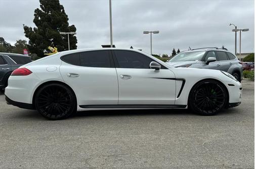 2016 Porsche Panamera 4