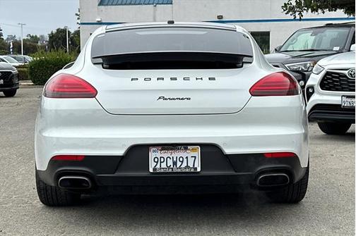 2016 Porsche Panamera 4