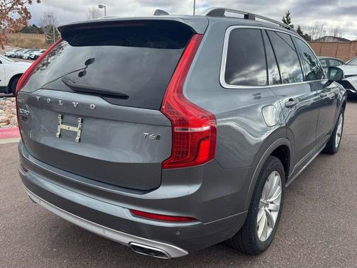 2019 Volvo XC90 T6 Momentum
