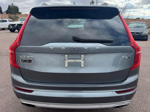 2019 Volvo XC90 T6 Momentum