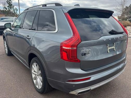 2019 Volvo XC90 T6 Momentum
