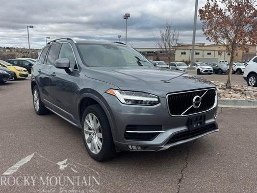 2019 Volvo XC90 T6 Momentum