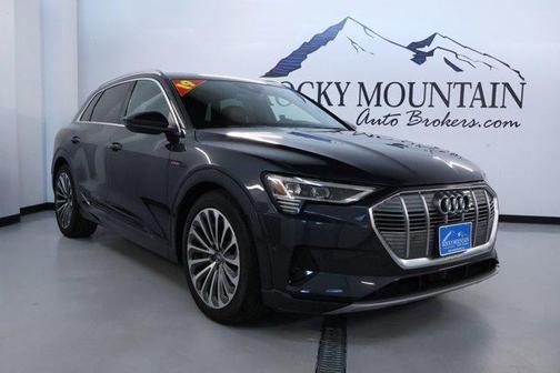 Manhattan Gray Metallic 2019 Audi e-tron Prestige