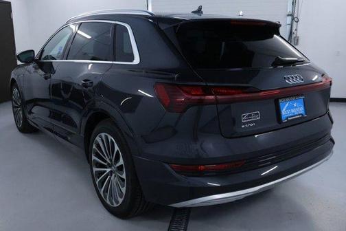 Manhattan Gray Metallic 2019 Audi e-tron Prestige