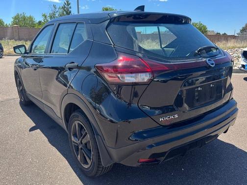Super Black 2021 Nissan Kicks S
