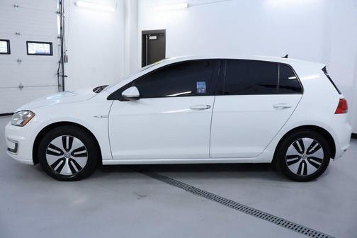 2016 Volkswagen e-Golf SE
