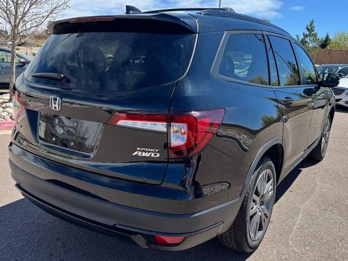 Crystal Black Pearl 2022 Honda Pilot Sport