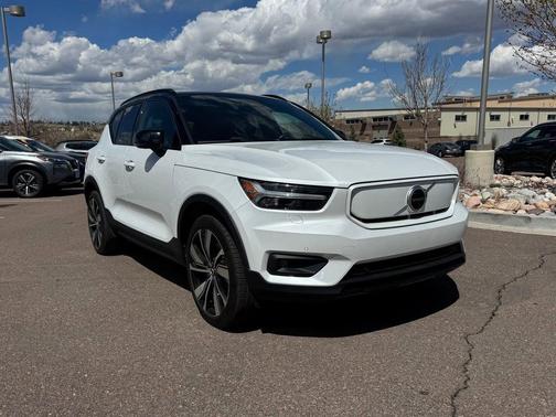 2021 Volvo XC40 Recharge Pure Electric P8