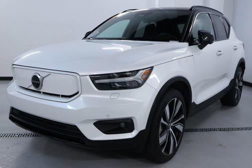 Crystal White 2021 Volvo XC40 Recharge Pure Electric P8