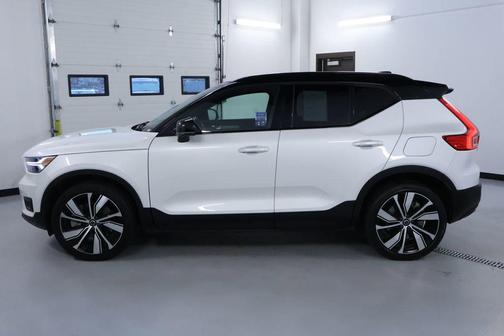 Crystal White 2021 Volvo XC40 Recharge Pure Electric P8