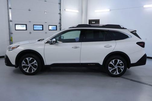 Crystal White Pearl 2020 Subaru Outback Touring XT