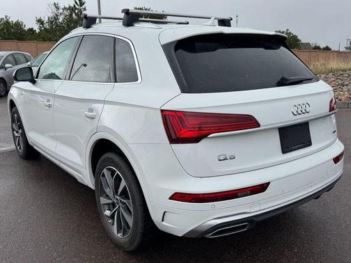 Ibis White 2023 Audi Q5 45 S line Premium Plus