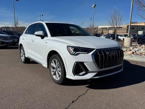 2024 Audi Q3 45 S line Premium