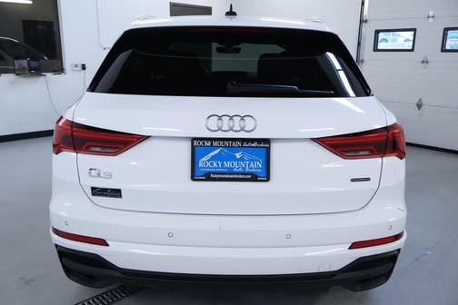 Arkona White 2024 Audi Q3 45 S line Premium