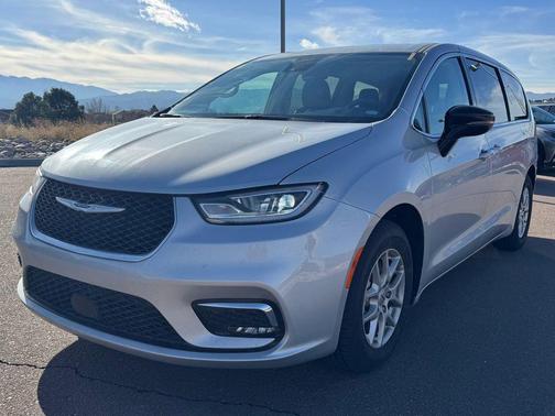 2024 Chrysler Pacifica Touring-L