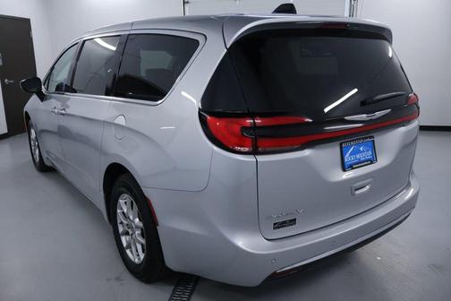 2024 Chrysler Pacifica Touring-L