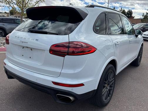 2017 Porsche Cayenne Platinum Edition