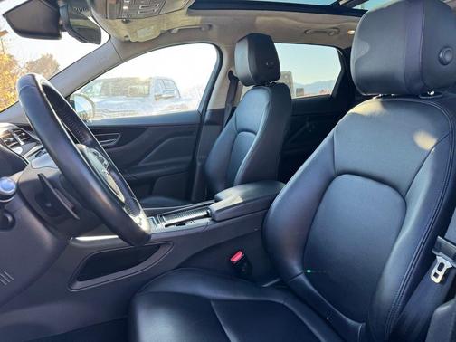 2019 Jaguar F-PACE 25t Premium