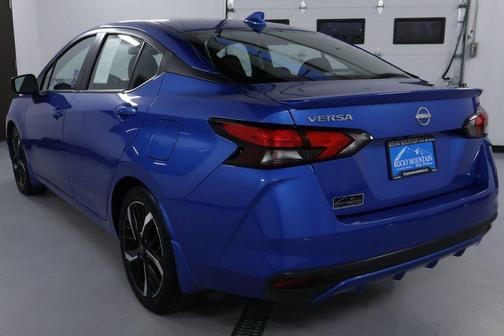2023 Nissan Versa 1.6 SR