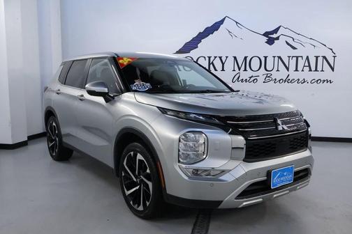 2024 Mitsubishi Outlander SE Black Edition