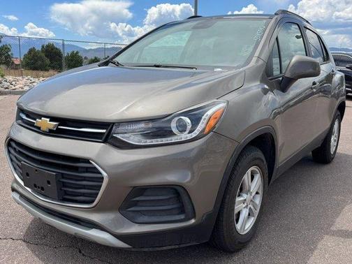 Stone Gray Metallic 2022 Chevrolet Trax LT