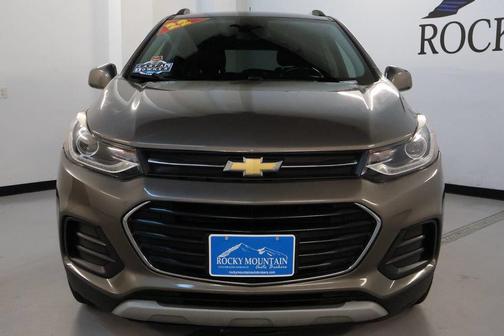 Stone Gray Metallic 2022 Chevrolet Trax LT