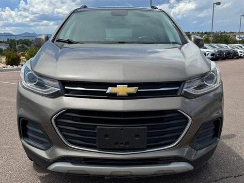 Stone Gray Metallic 2022 Chevrolet Trax LT
