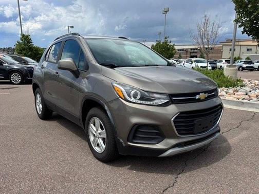 Stone Gray Metallic 2022 Chevrolet Trax LT