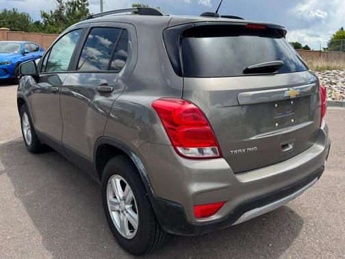 Stone Gray Metallic 2022 Chevrolet Trax LT