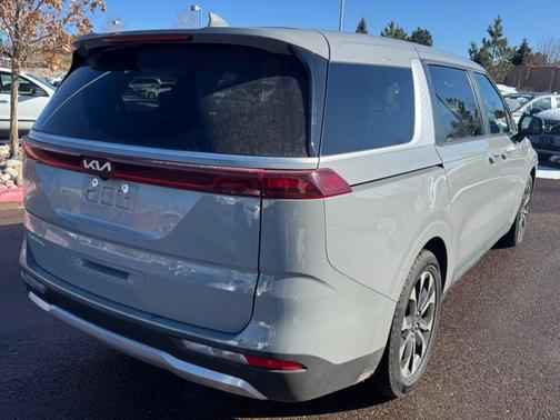 2024 Kia Carnival EX