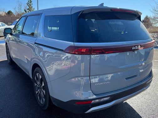 2024 Kia Carnival EX