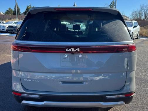 2024 Kia Carnival EX