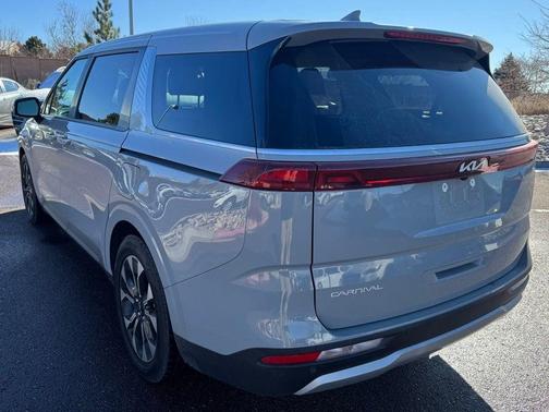 2024 Kia Carnival EX