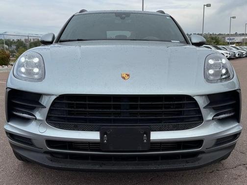 Dolomite Silver Metallic 2019 Porsche Macan Base