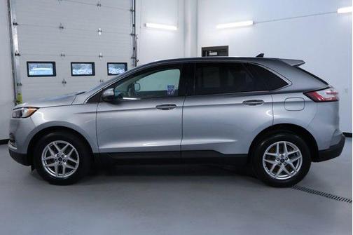 Silver Metallic 2022 Ford Edge SEL
