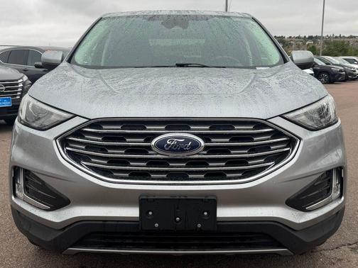 Silver Metallic 2022 Ford Edge SEL