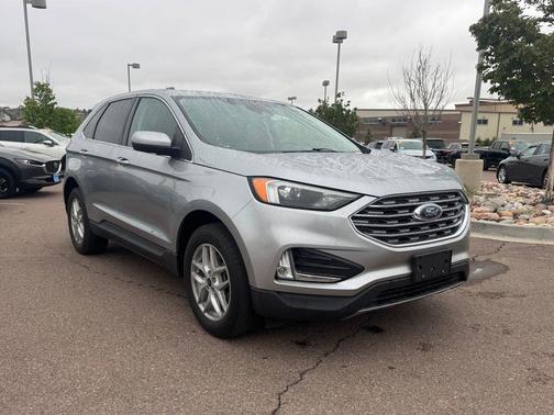 Silver Metallic 2022 Ford Edge SEL