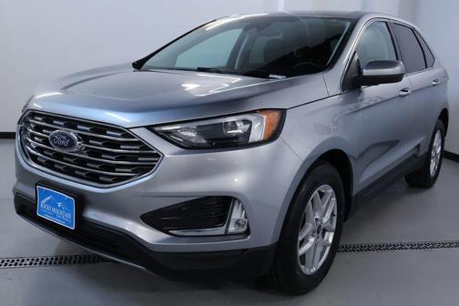 Silver Metallic 2022 Ford Edge SEL