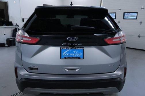 Silver Metallic 2022 Ford Edge SEL