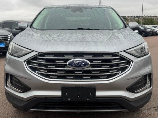 Silver Metallic 2022 Ford Edge SEL