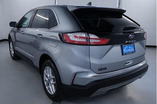 Silver Metallic 2022 Ford Edge SEL