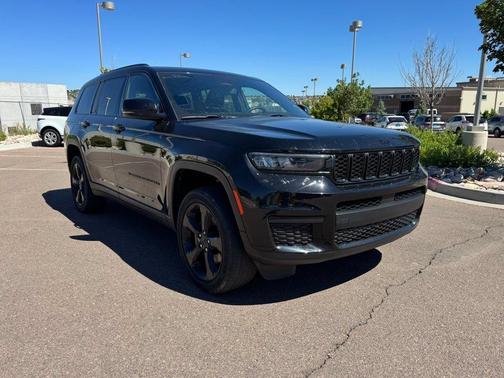 Diamond Black 2022 Jeep Grand Cherokee L Laredo