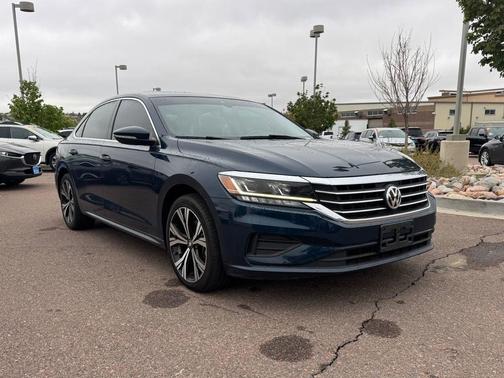 Tourmaline Blue Metallic 2022 Volkswagen Passat 2.0T SE