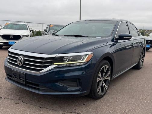 Tourmaline Blue Metallic 2022 Volkswagen Passat 2.0T SE