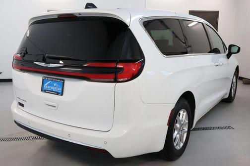 Bright White Clearcoat 2023 Chrysler Pacifica Touring-L