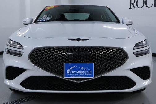 Uyuni White 2025 Genesis G70 2.5T