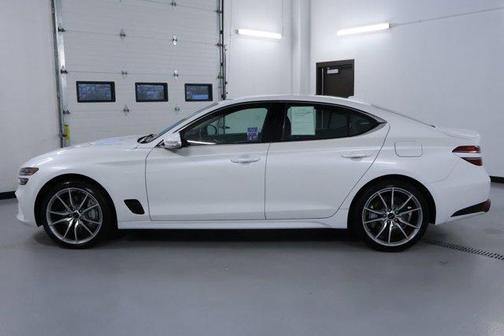 Uyuni White 2025 Genesis G70 2.5T