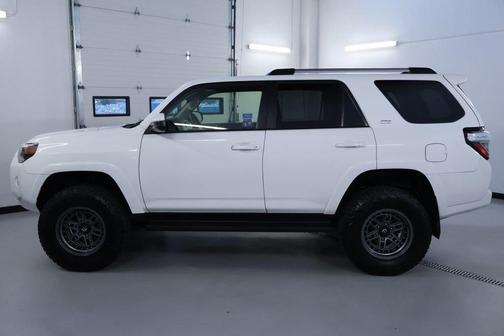 Super White 2021 Toyota 4Runner SR5