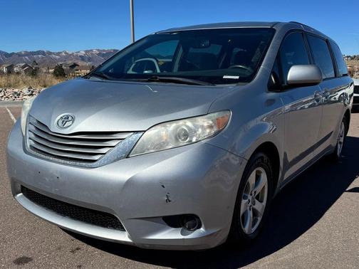 2015 Toyota Sienna LE